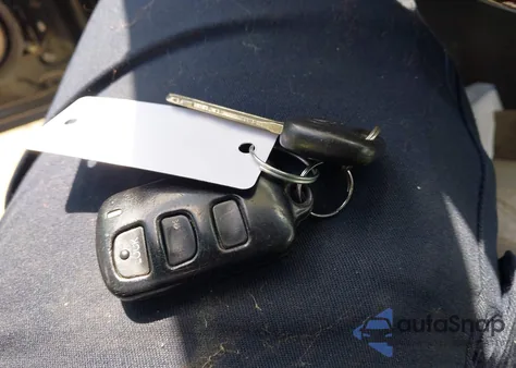 2004 Toyota Sequoia Sr5 V8 z USA, uszkodzony, nr VIN 5TDZT34A54S233684